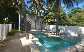 Quiet And Peaceful House, All Installations Are Private, With Pool And Very Close To The Beach